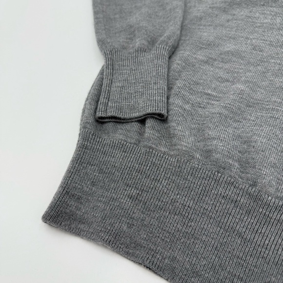 Cutter & Buck Merino Wool Gray V-Neck Sweater Medium Golf Preppy Machine Wash - Picture 5 of 11